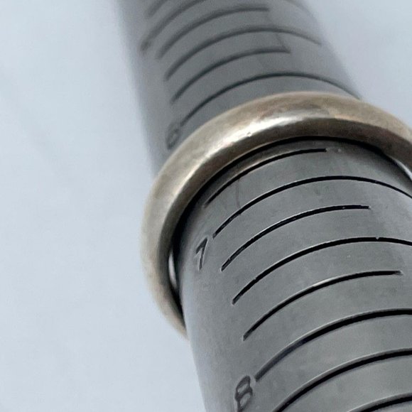 Sterling Silver & Faceted Green Radiant Gemstone Cubic Zirconia Cocktail Ring - Picture 6 of 6